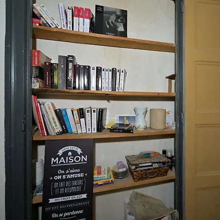 ベッド・アンド・ブレックファスト Jolie Au Calme A オザ